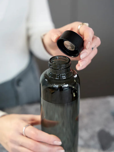 Schwarze Trinkflasche aus Glas – 500 ml (16oz)